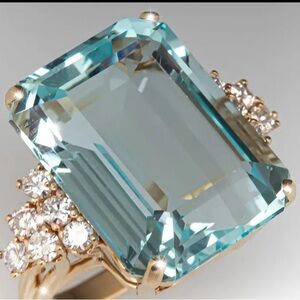 18k Gold Finish & Aquamarine Ring